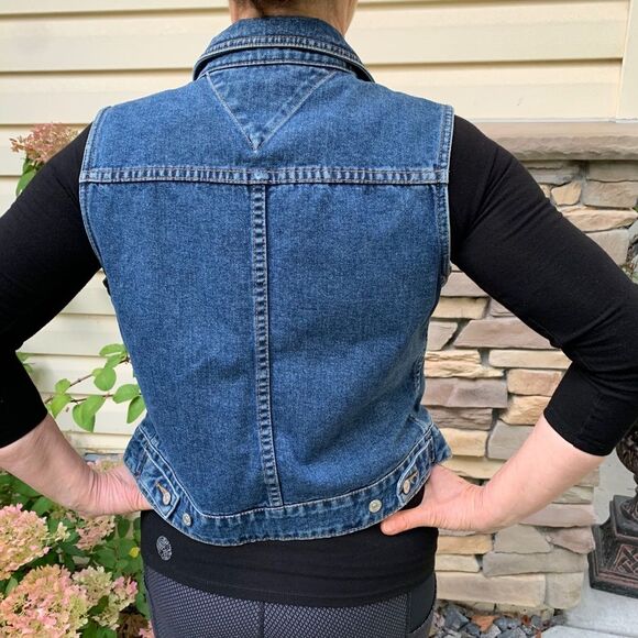 Tommy Hilfiger blue sleeveless denim vest, metal buttons, size Med - Picture 6 of 13